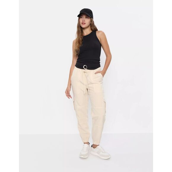 aerie Pants - Aerie Lightweight Cargo Pants in Cream, Size: L